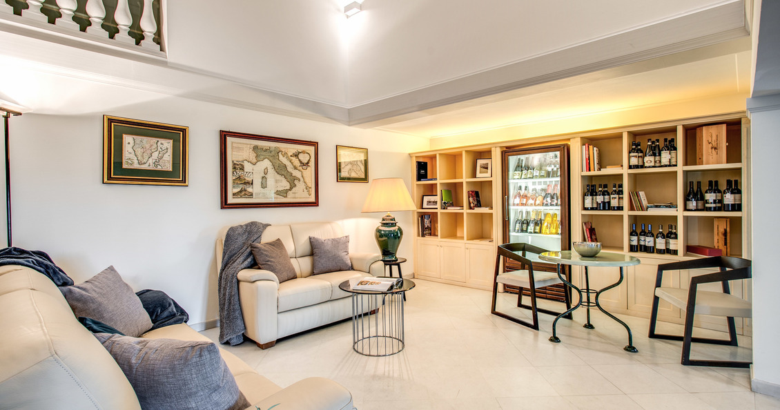 Villa Alfresco tuscany villa for rent with swimming pool - living winery ground floor 2
